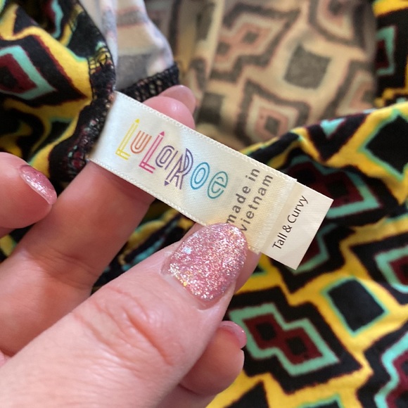 LuLaRoe Tall and Curvy Leggings NWT NEW TC Geometric Black Yellow Teal - Picture 4 of 5